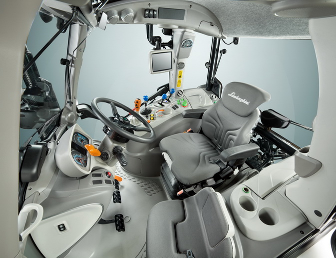 Lamborghini 120-140 cabin