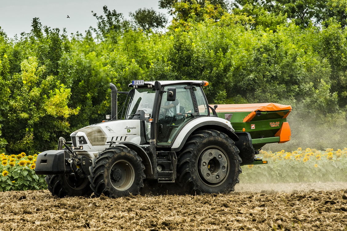 Lamborghini Spark mutragyaszoroval
